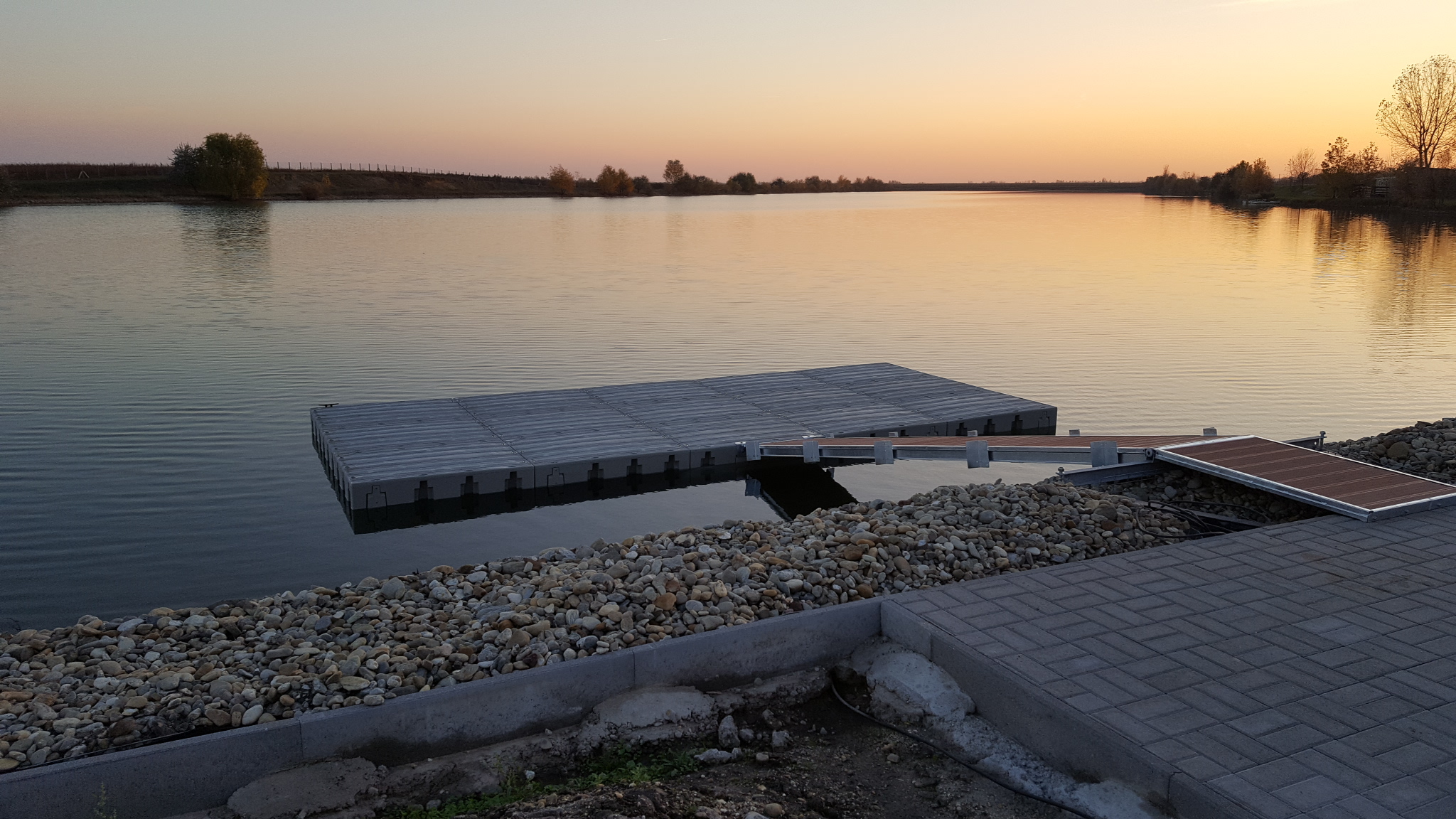 Pontoane pentru pescari