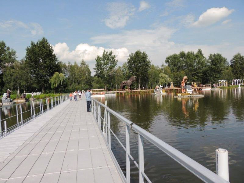 Pontoane pentru activitati recreative