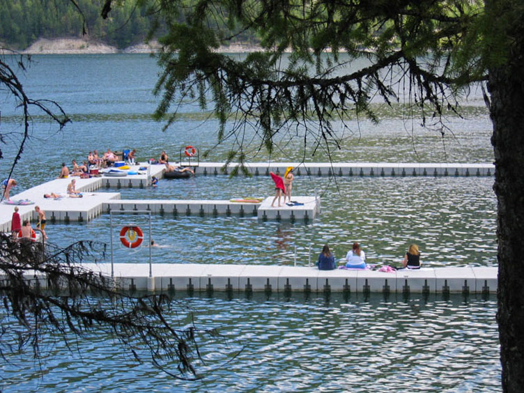 Pontoane modulare pentru piscine